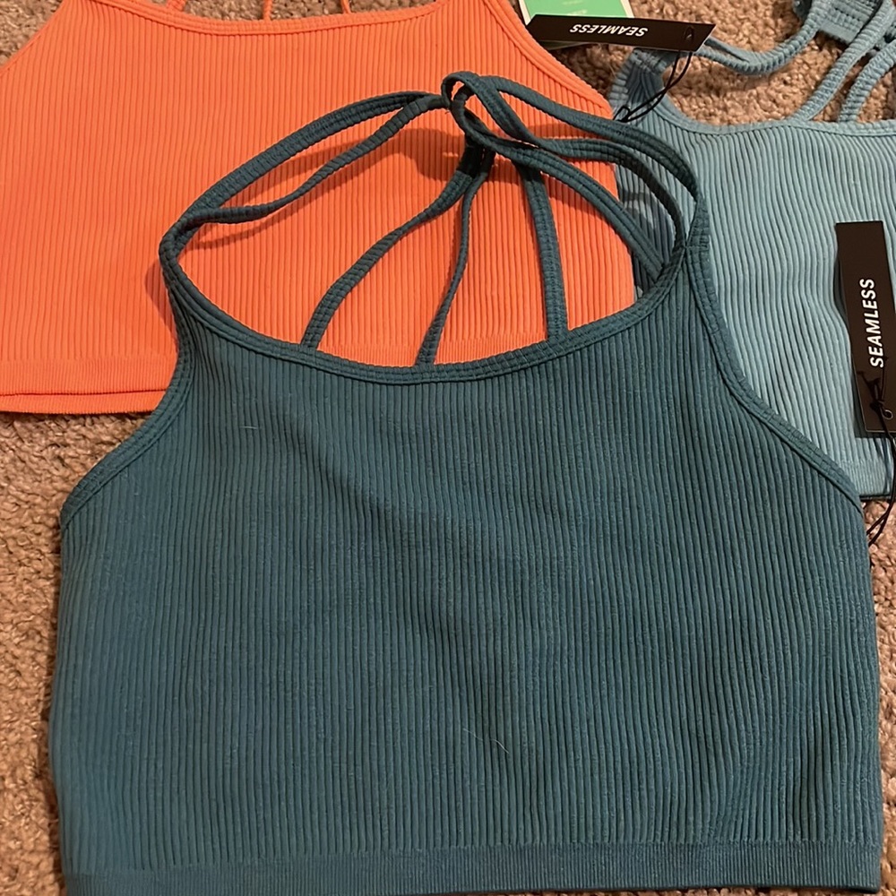 Crop top workout tops